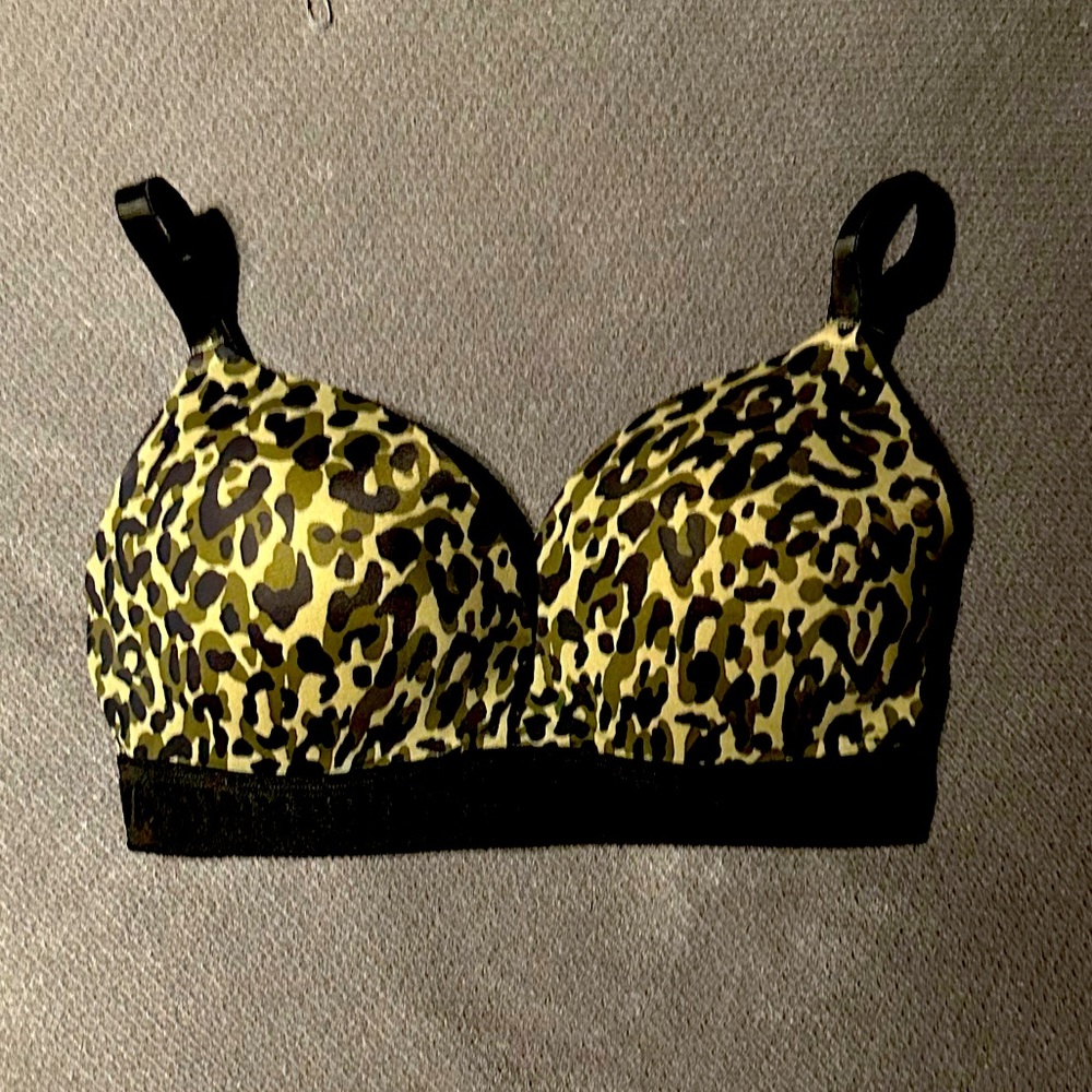 VICTORIAS SECRET PINK 34DD WIRELESS PUSH UP BRA